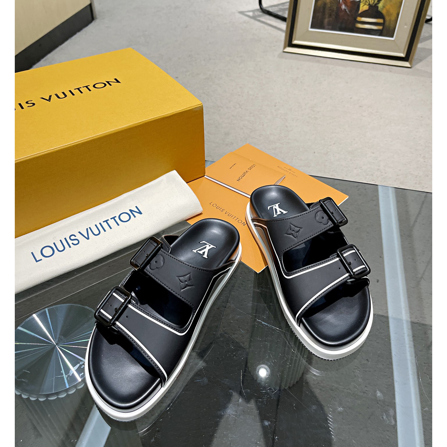 Louis Vuitton Men's Trainer Slippers - DesignerGu