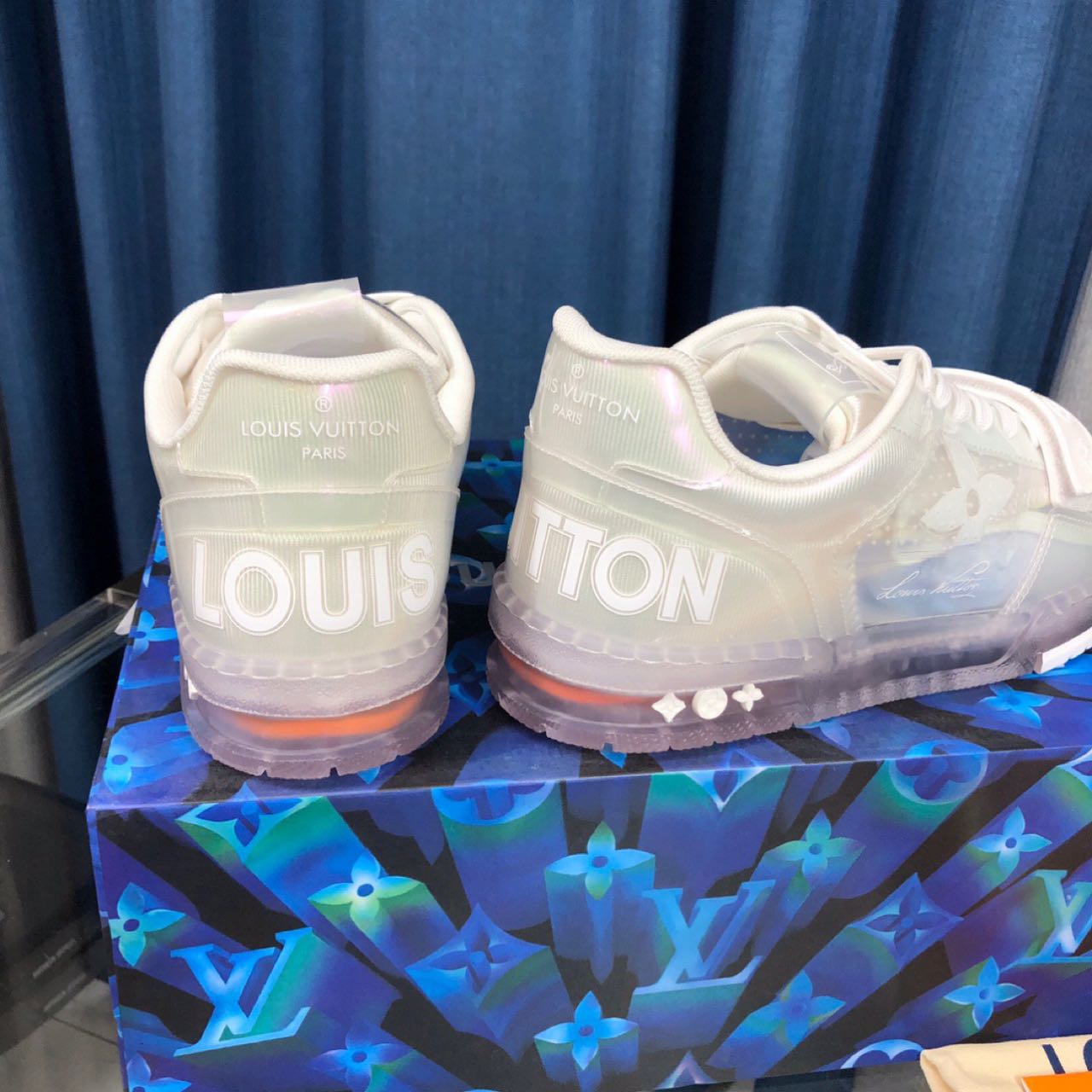 Louis Vuitton LV  Trainers - DesignerGu