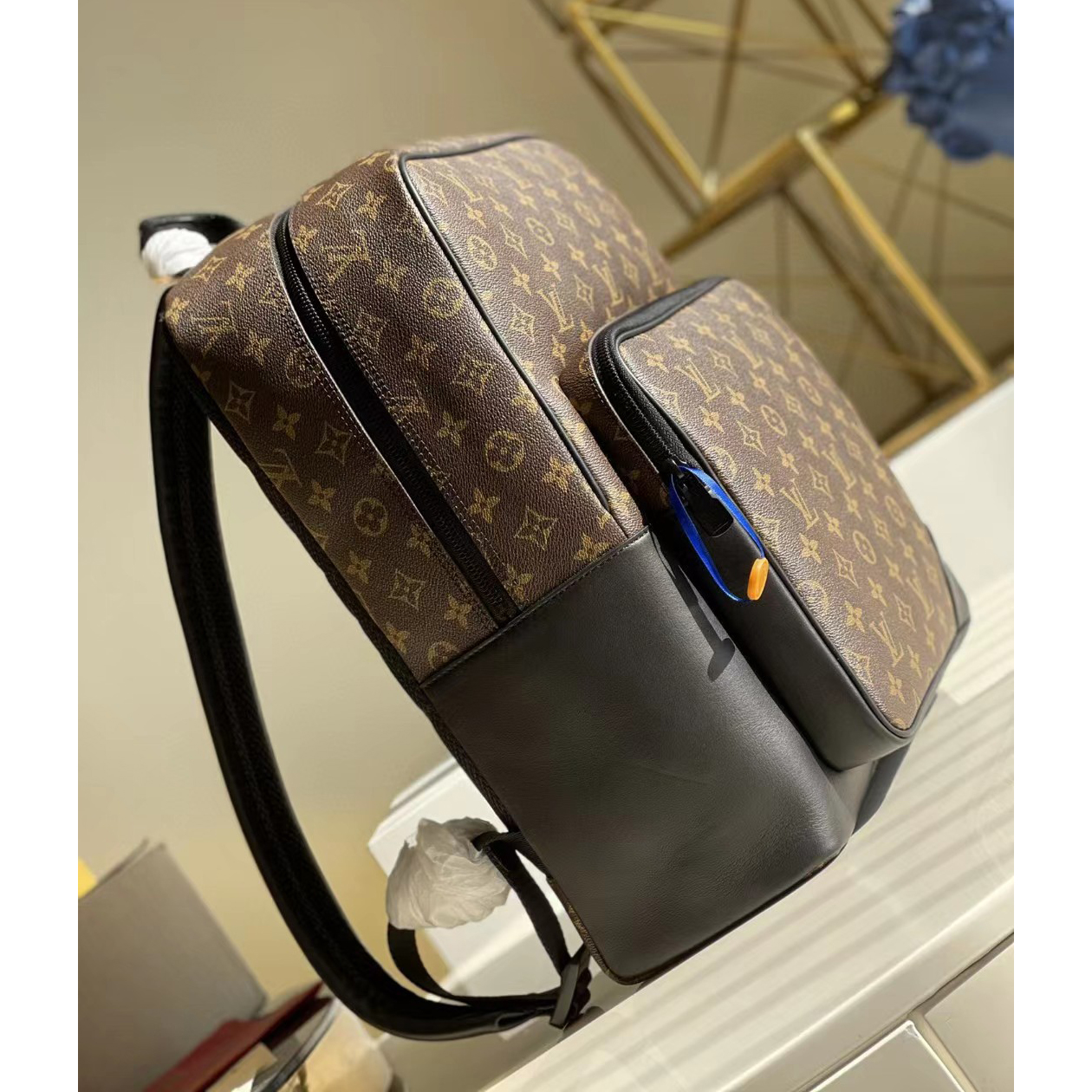 Louis Vuitton Dean Backpack(31-41.5-15cm)   M45335 - DesignerGu