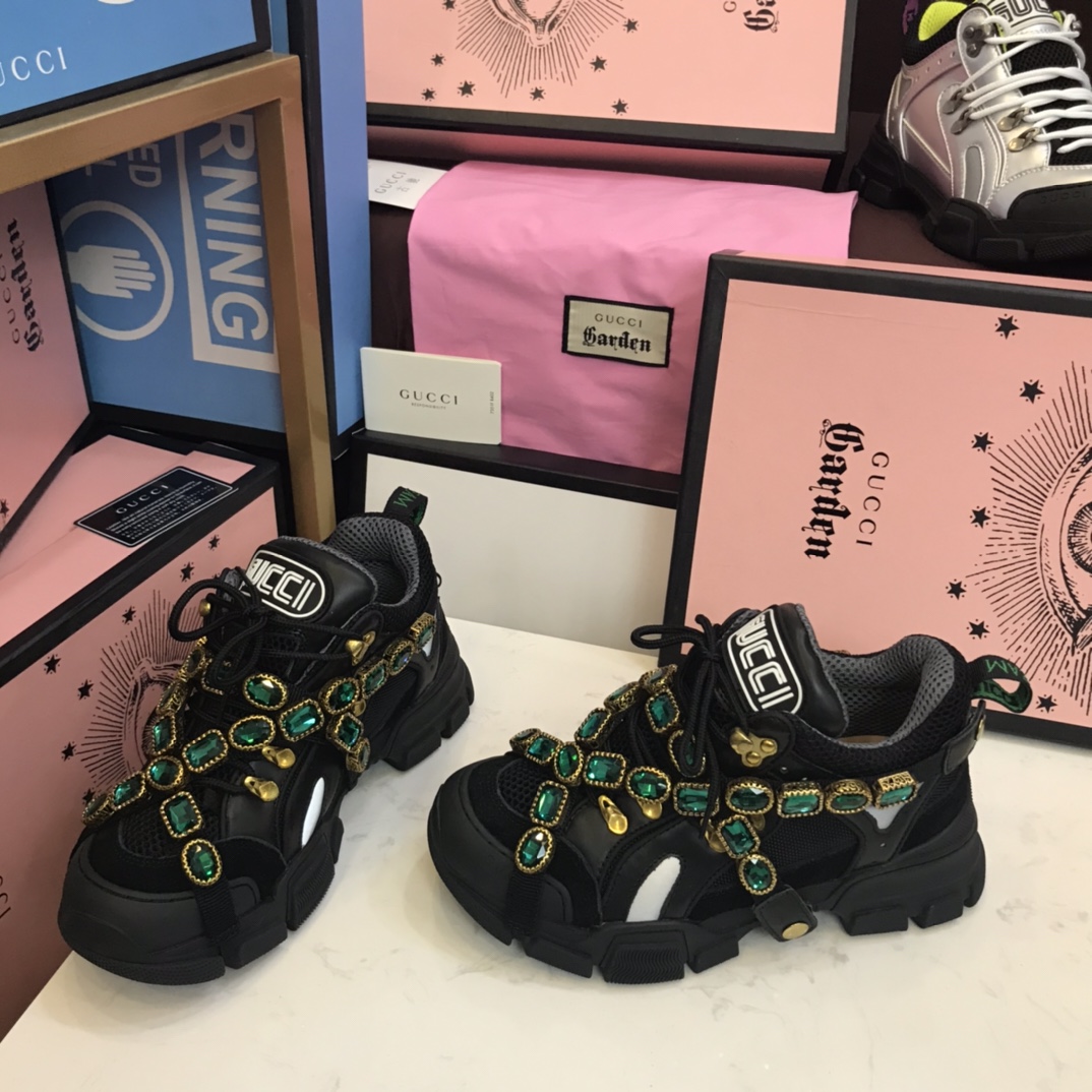 Gucci Logo Sneaker - DesignerGu