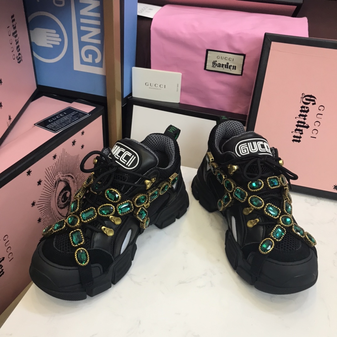 Gucci Logo Sneaker - DesignerGu