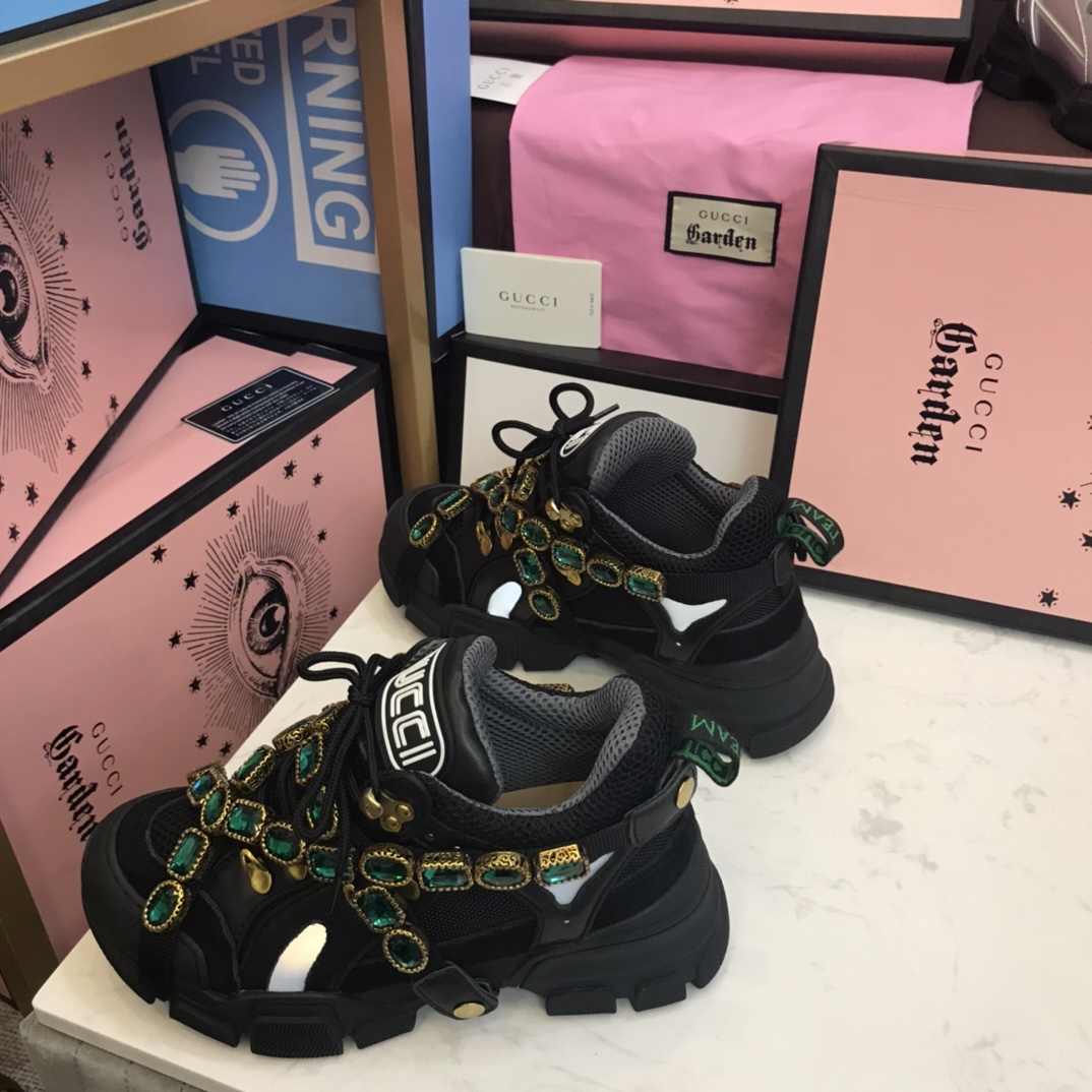 Gucci Logo Sneaker - DesignerGu