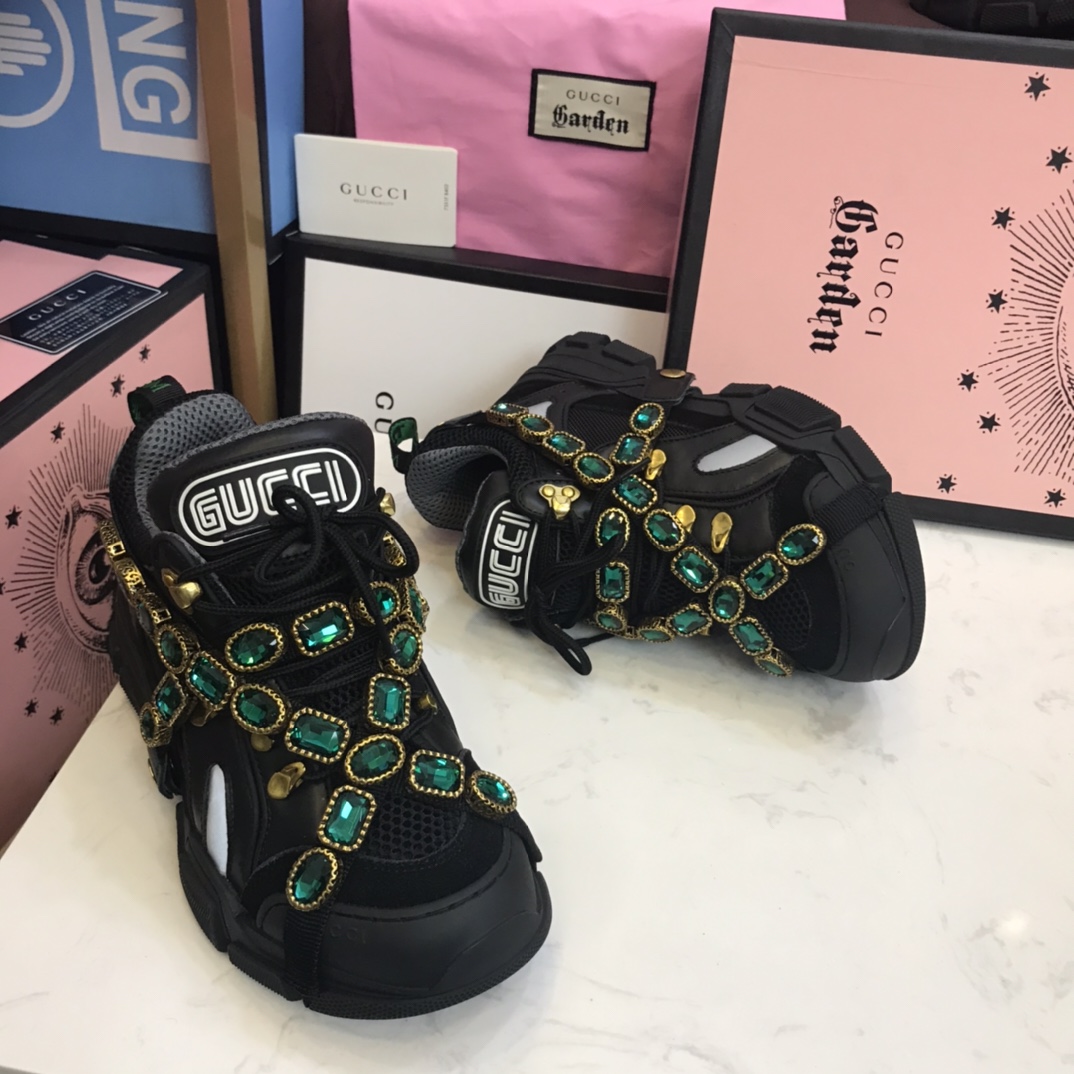 Gucci Logo Sneaker - DesignerGu