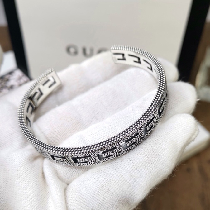 Gucci Silver Bracelet With Square G - DesignerGu