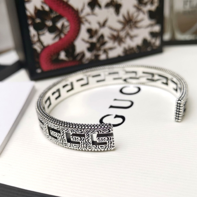 Gucci Silver Bracelet With Square G - DesignerGu