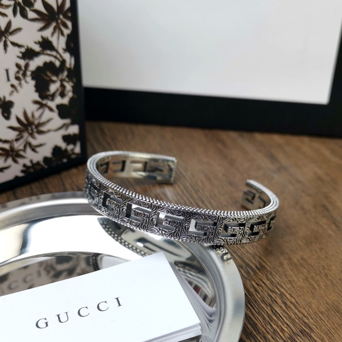 Gucci Silver Bracelet With Square G - DesignerGu