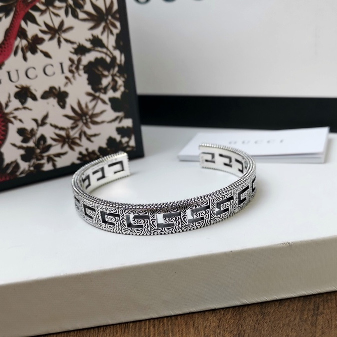 Gucci Silver Bracelet With Square G - DesignerGu