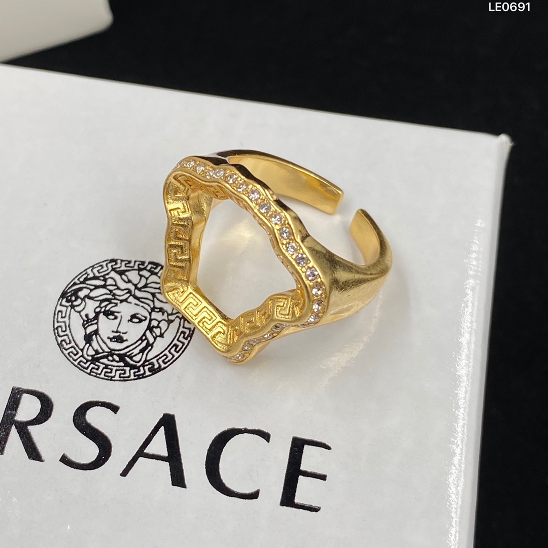 Versace La Medusa Curve Ring - DesignerGu