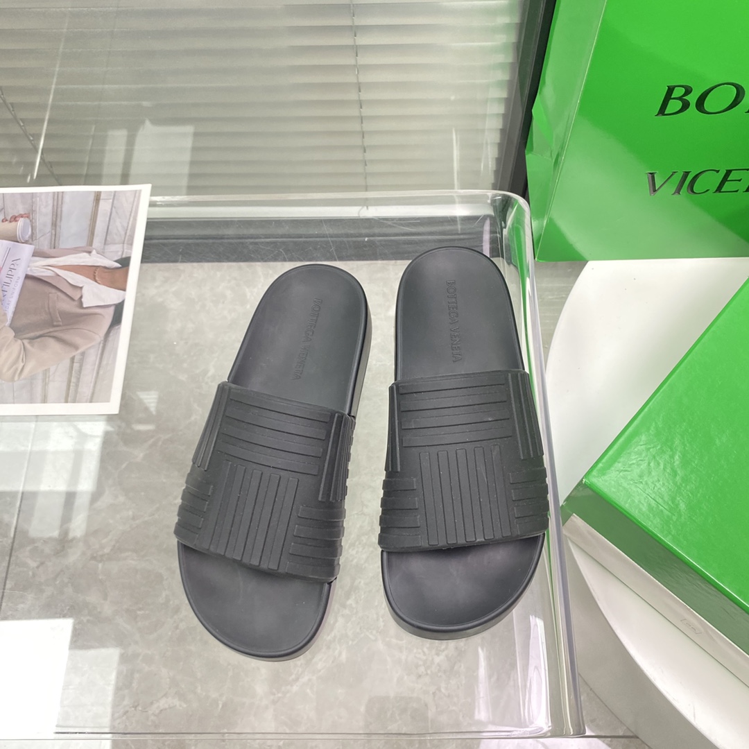 Bottega Veneta Rubber slides - DesignerGu