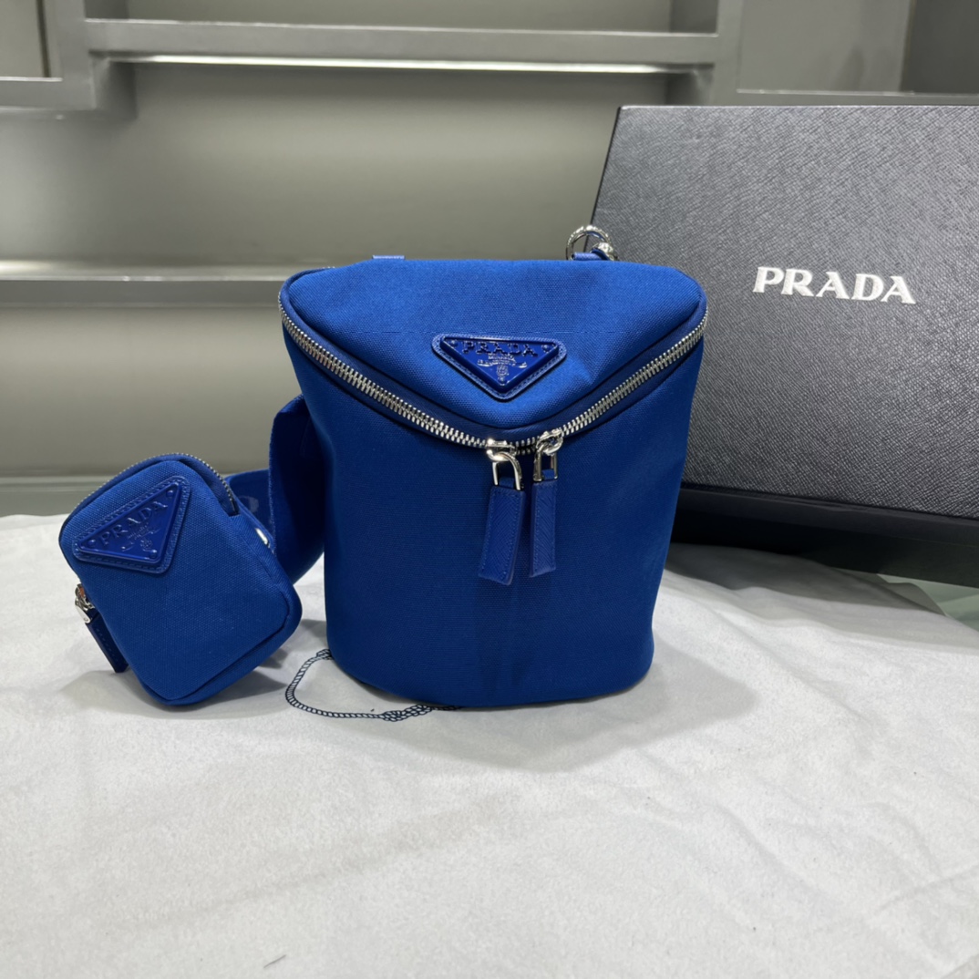 Prada Canvas Shoulder Bag(21-15-15cm)   2VH147 - DesignerGu