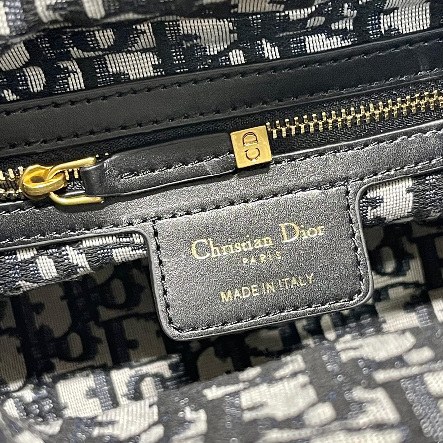 Dior Medium Lady Dior Bag(24-20-11cm) - DesignerGu