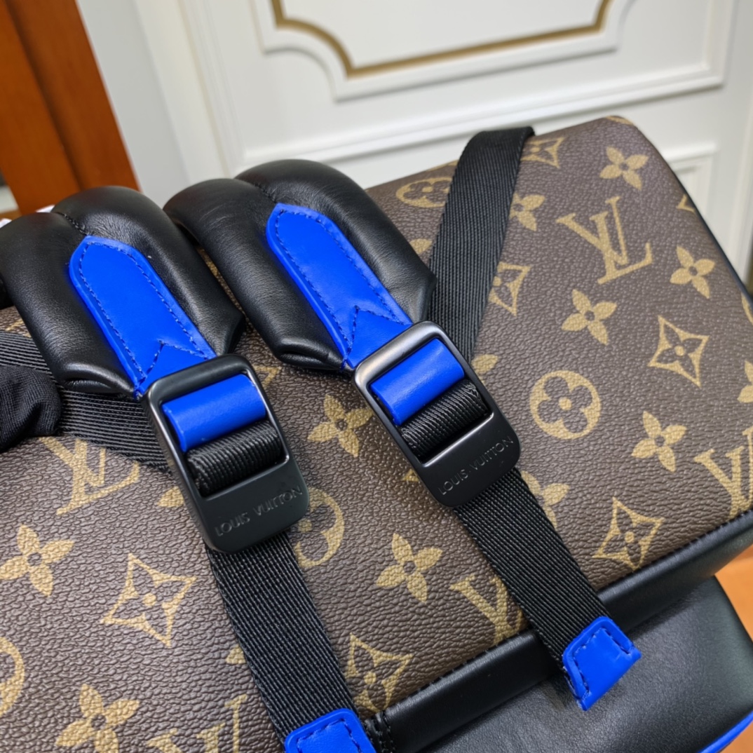 Louis Vuitton Dean Backpack(31-41.5-15cm)   M45867 - DesignerGu