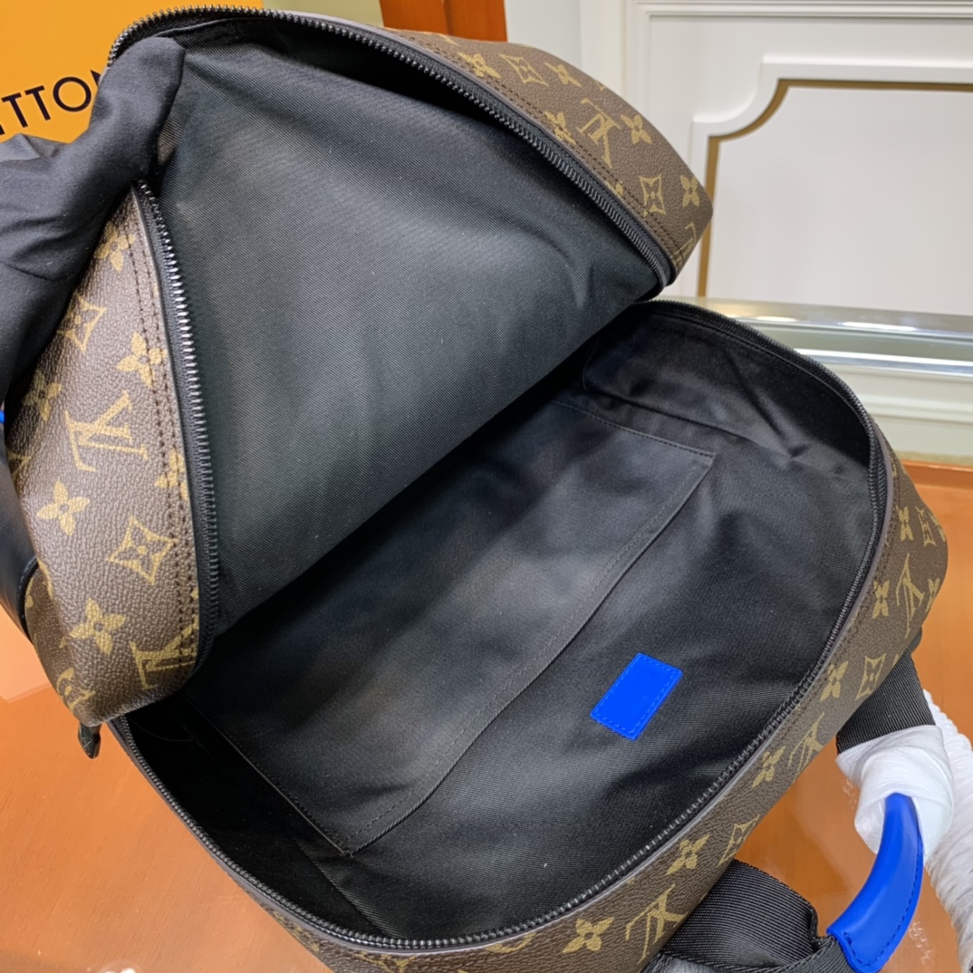 Louis Vuitton Dean Backpack(31-41.5-15cm)   M45867 - DesignerGu