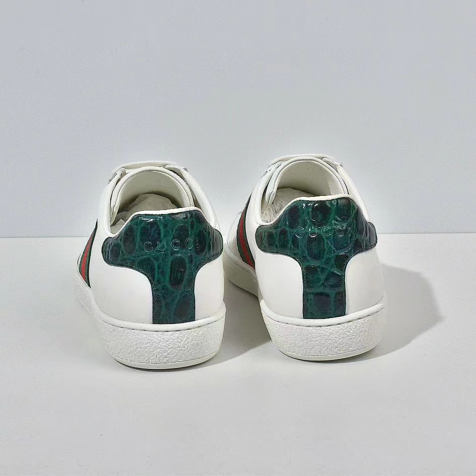 Gucci Logo Sneaker - DesignerGu