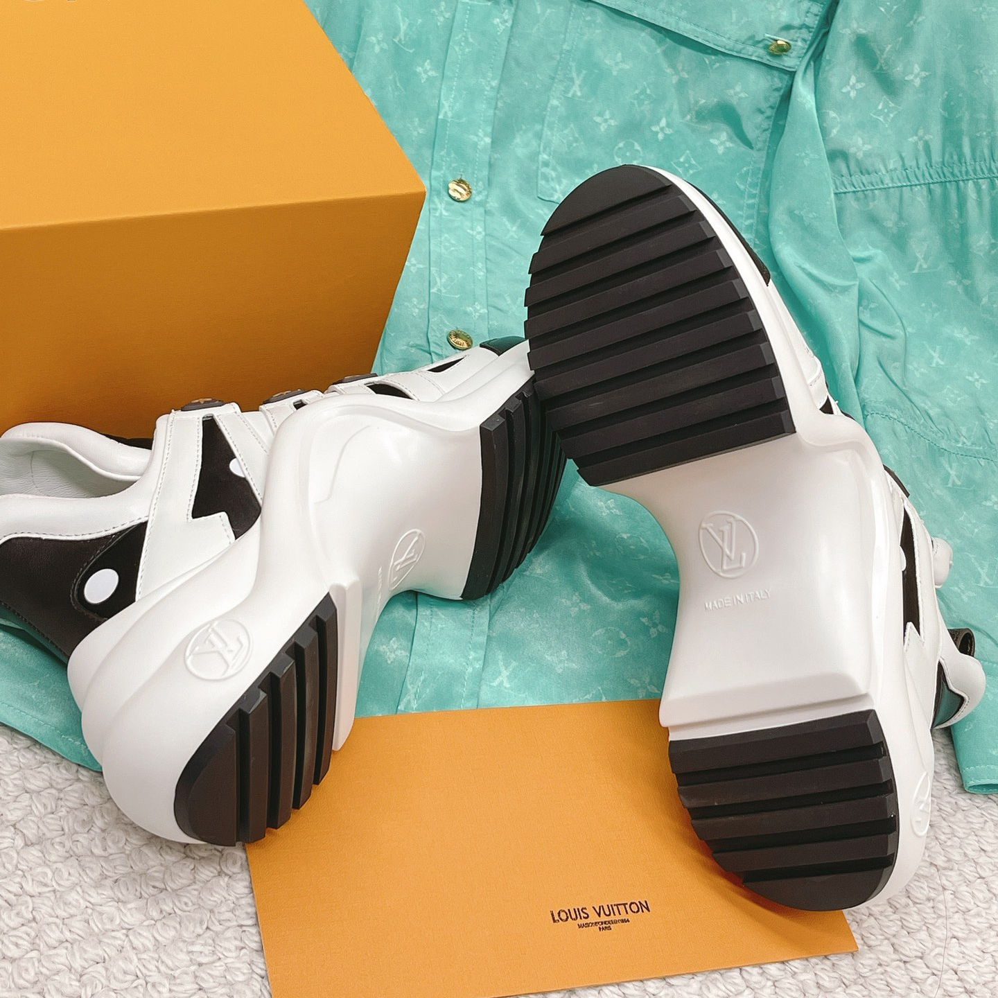 Louis Vuitton LV Archlight Sneaker    - DesignerGu