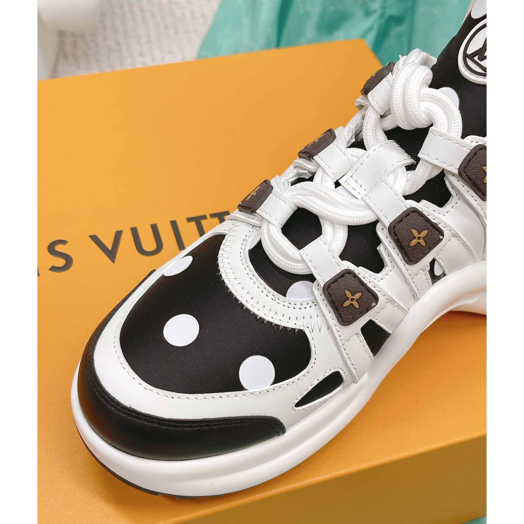 Louis Vuitton LV Archlight Sneaker    - DesignerGu