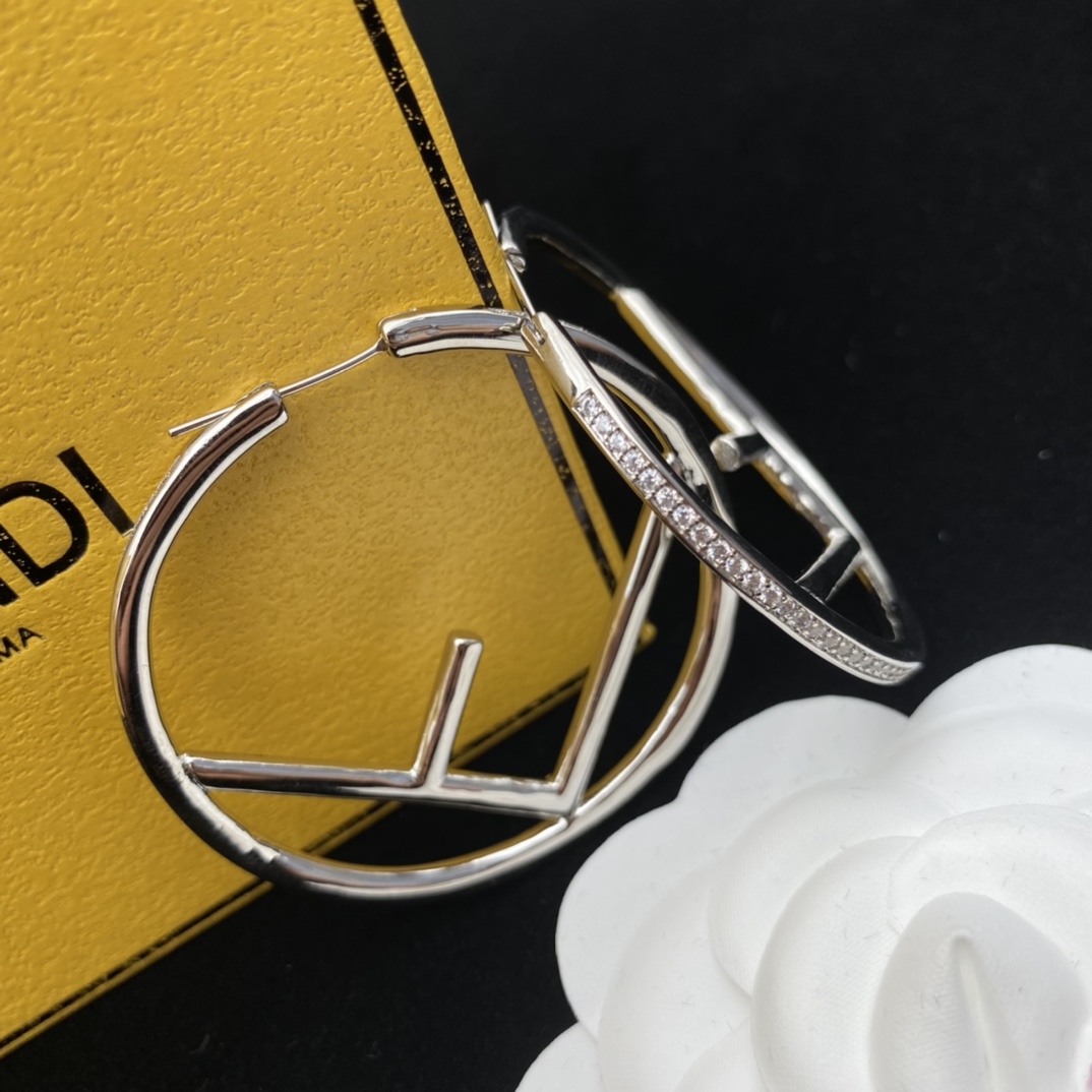 Fendi Earrings - DesignerGu