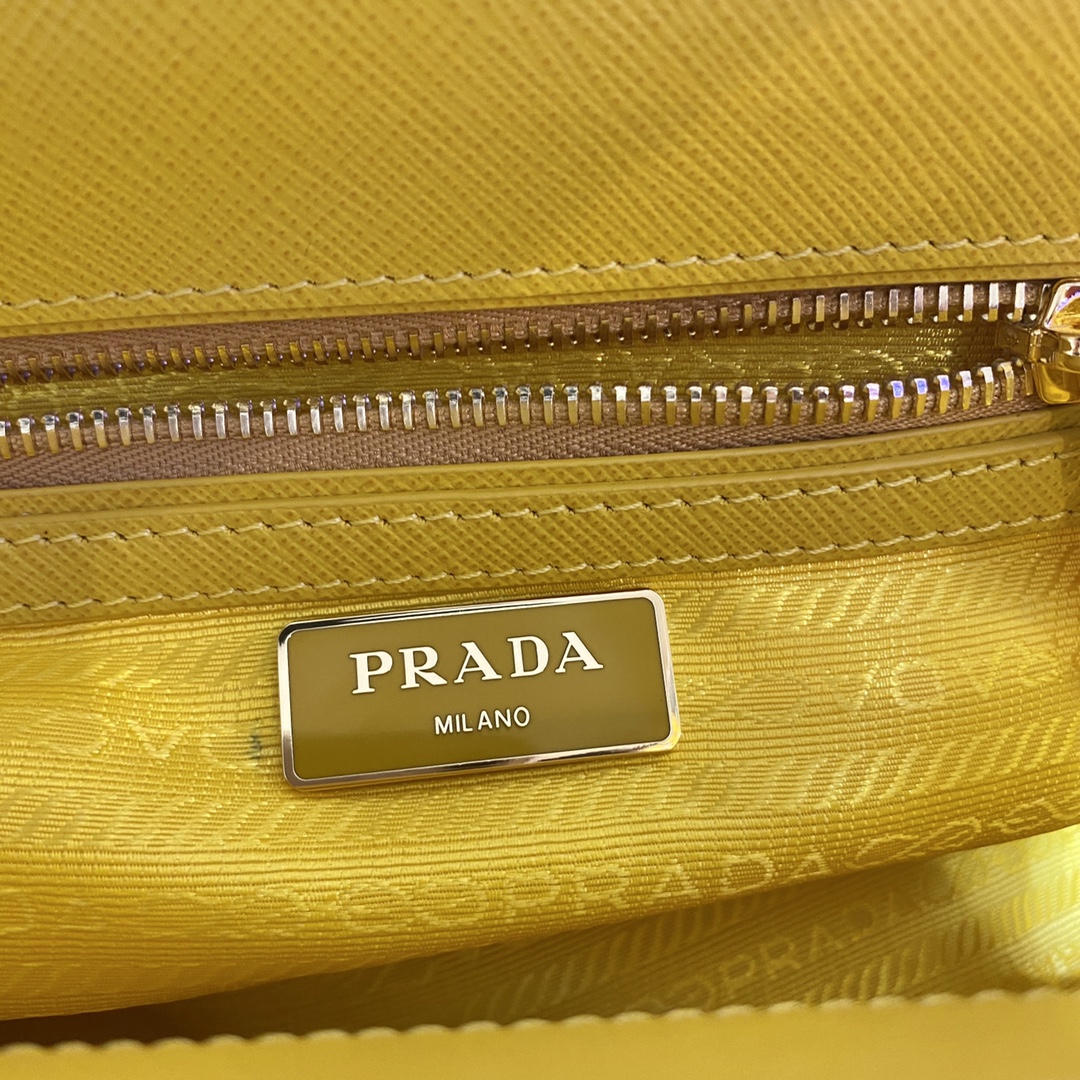 Prada Galleria Saffiano Leather Micro-Bag(20-14.5-9.5cm)   1BA906 - DesignerGu