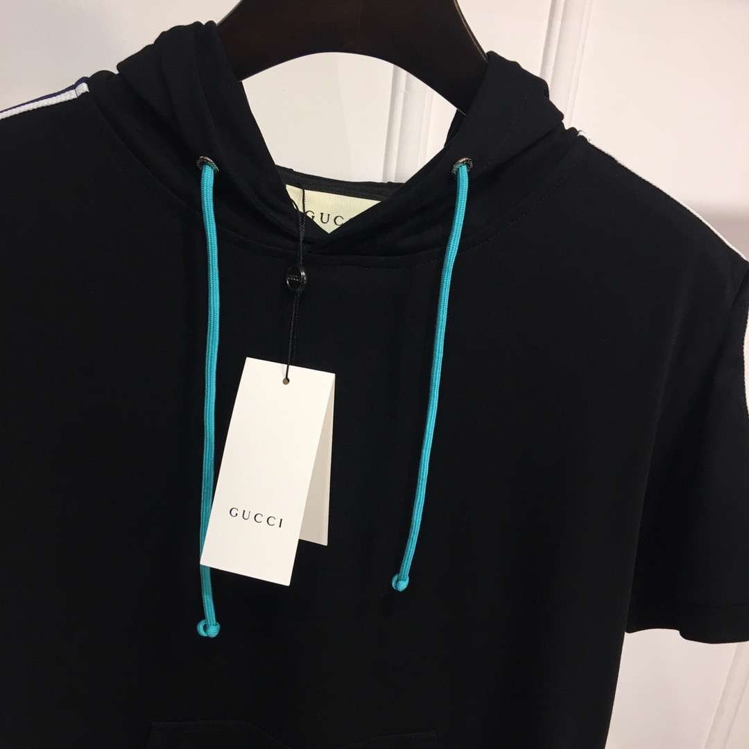 Gucci GG Logo Tracksuit In Black - DesignerGu