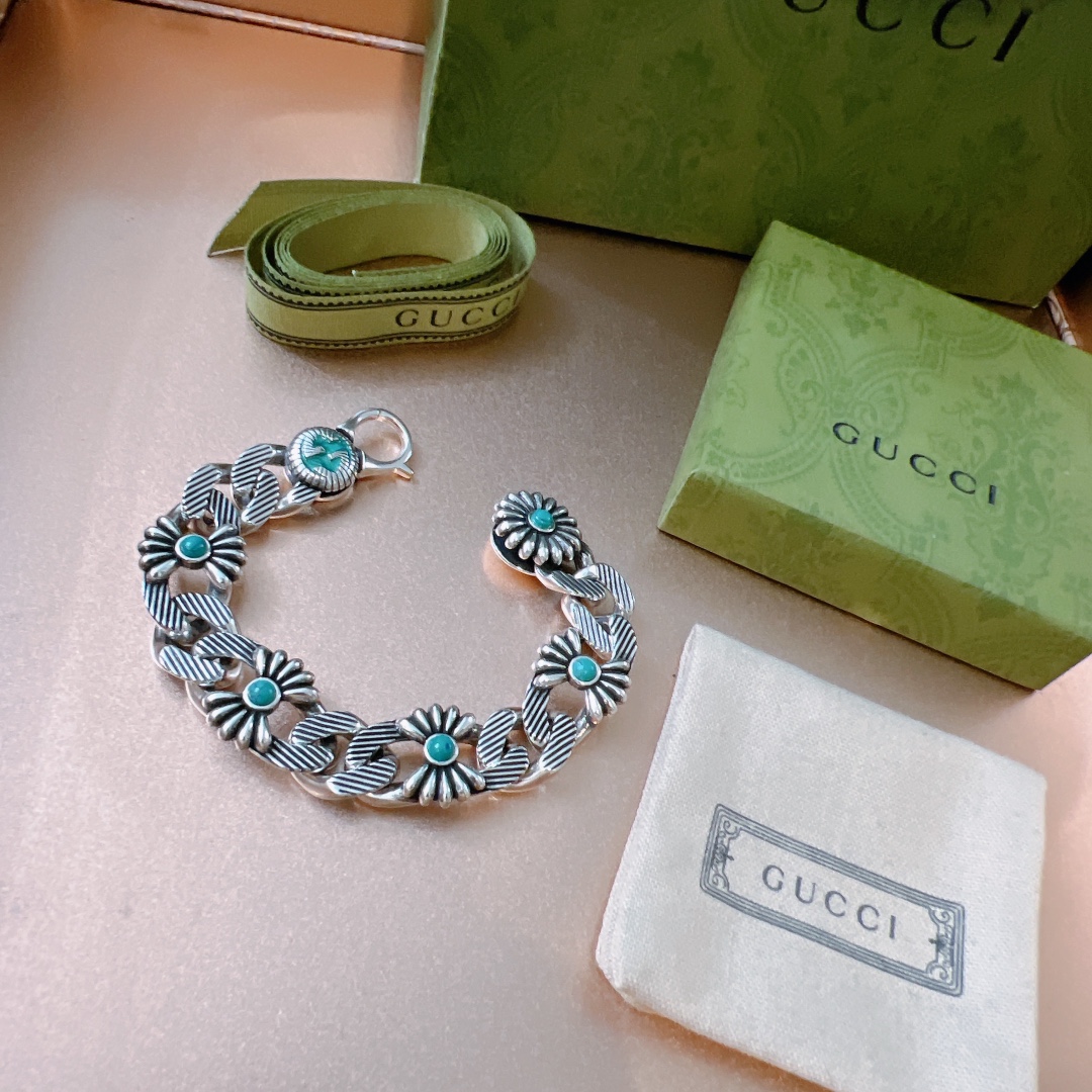 Gucci Interlocking G Flower Bracelet - DesignerGu