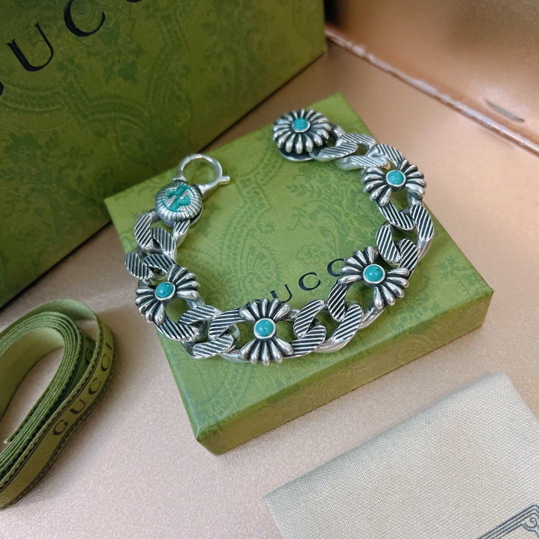 Gucci Interlocking G Flower Bracelet - DesignerGu