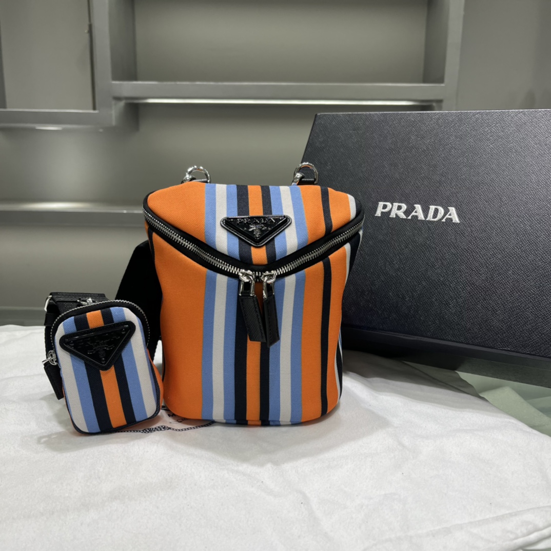 Prada Printed Canvas Shoulder Bag(21-15-15cm)   2VH147 - DesignerGu