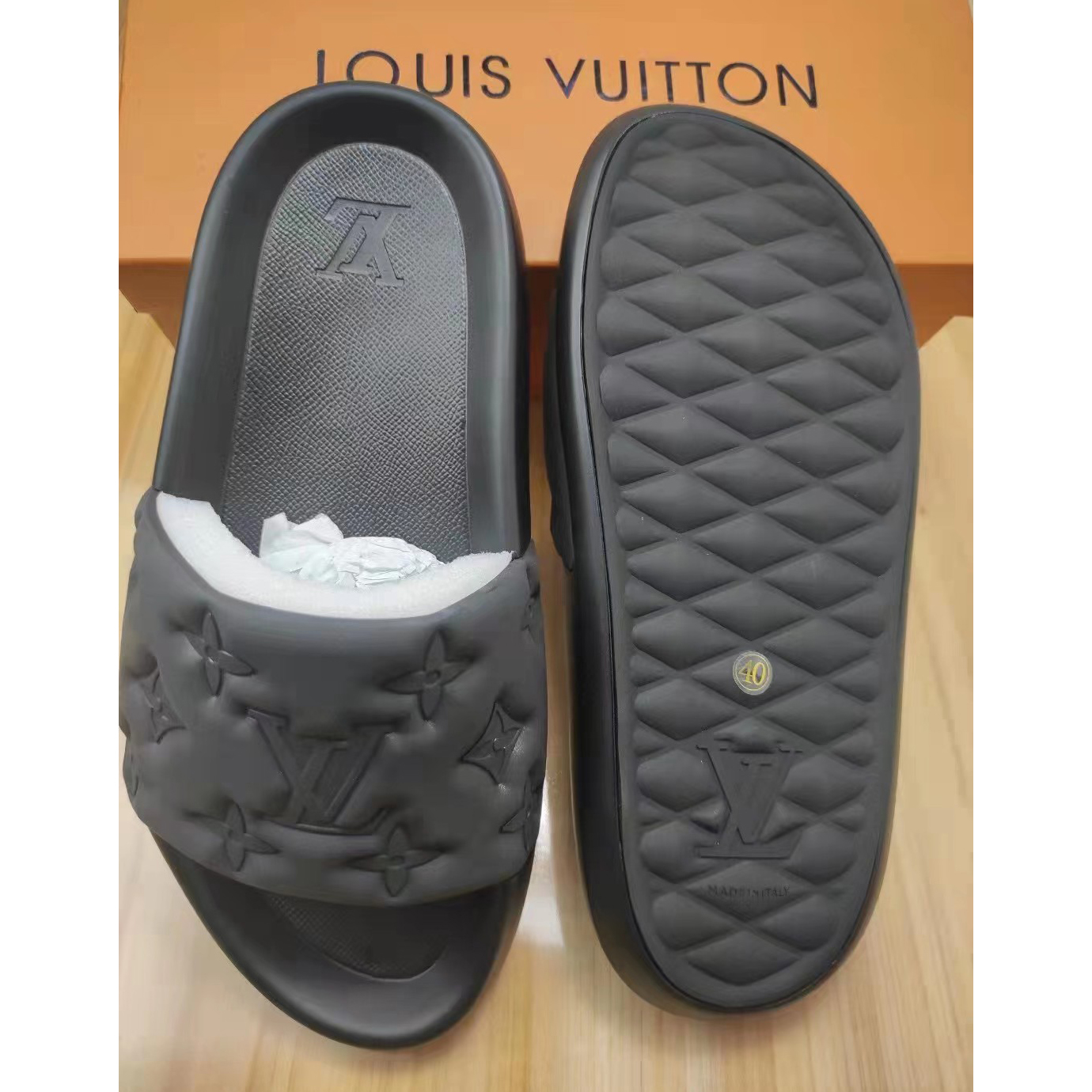 Louis Vuitton Waterfront Mule  1A9FKO - DesignerGu