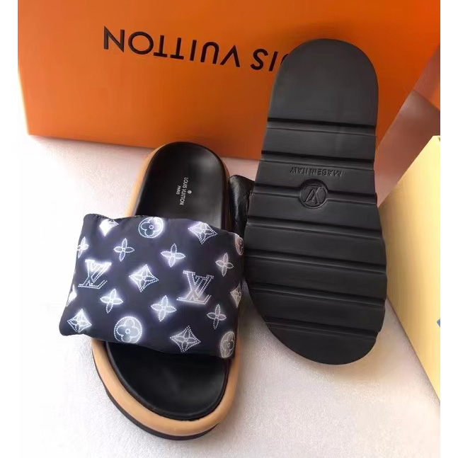 Louis Vuitton Pool Pillow Comfort Mules     1A9SMR - DesignerGu