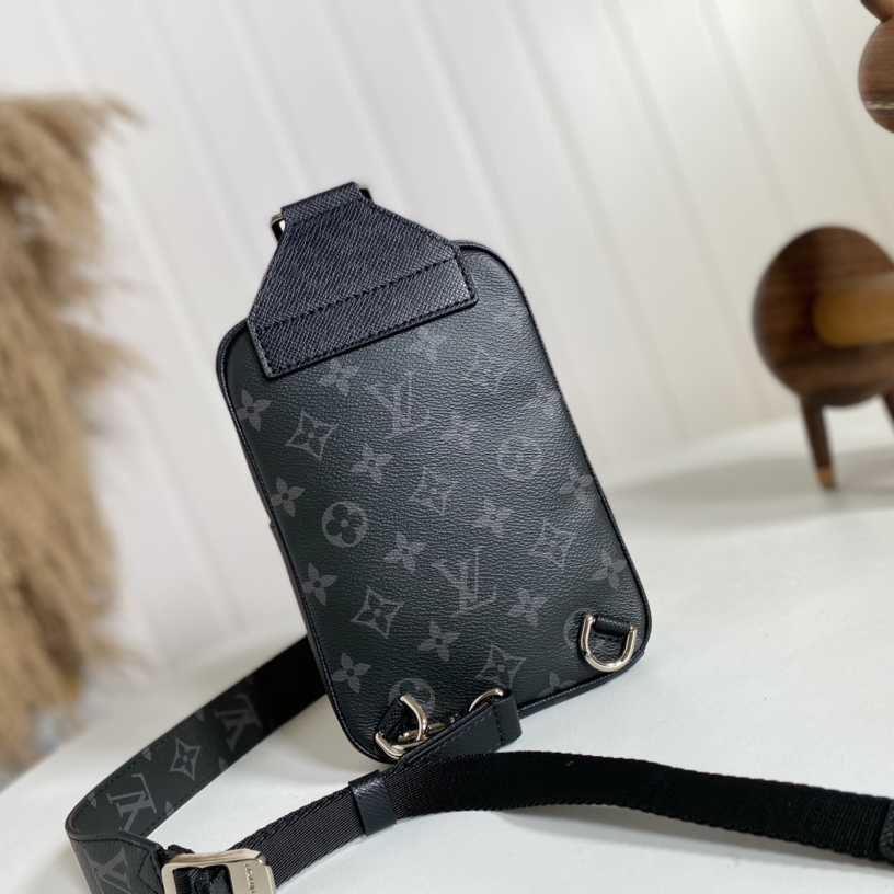 Louis Vuitton Outdoor Slingbag(13-21-5cm)   M30741 - DesignerGu