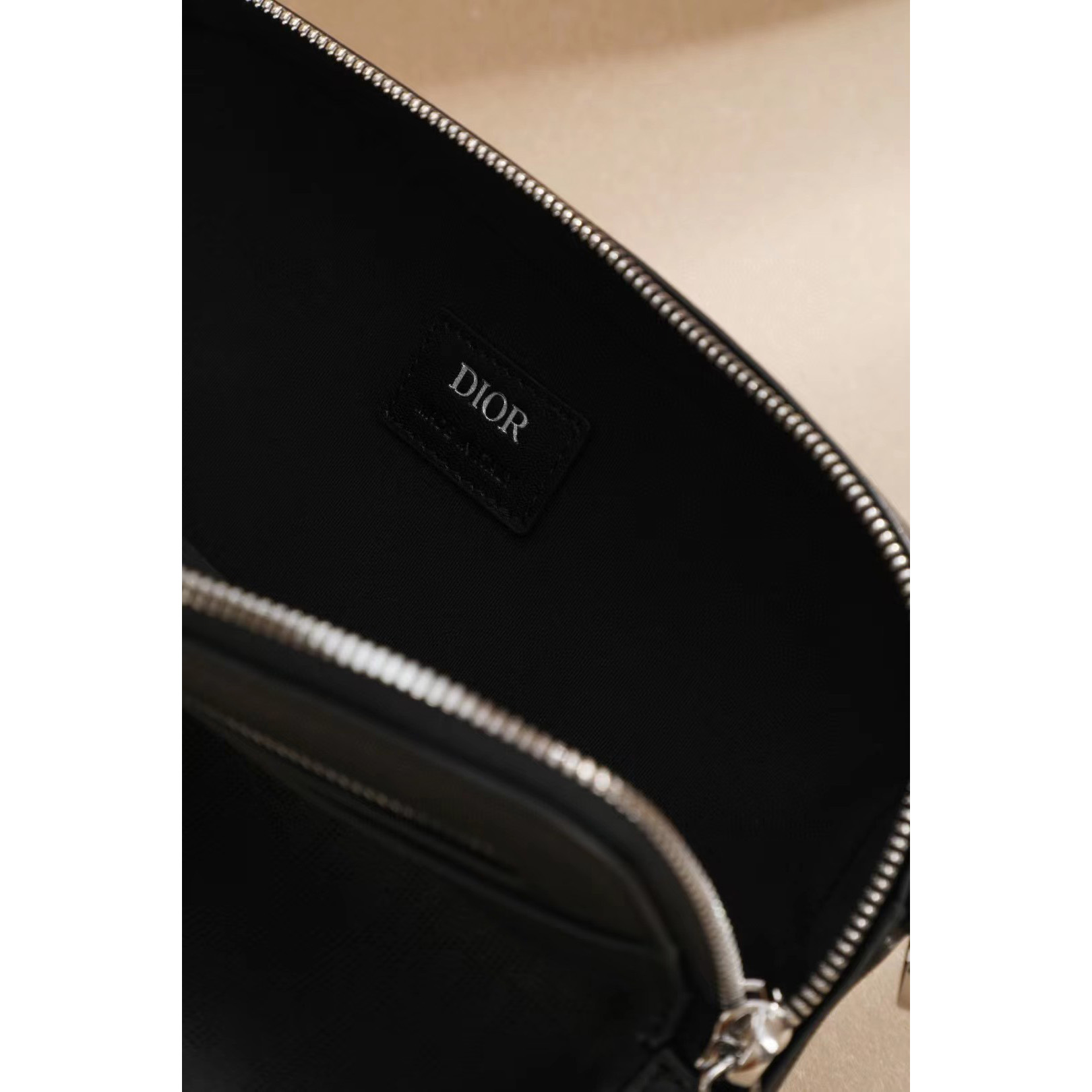 Dior Black Obique Galaxy Leather Safari Messenger Bag(22-15-6cm) - DesignerGu