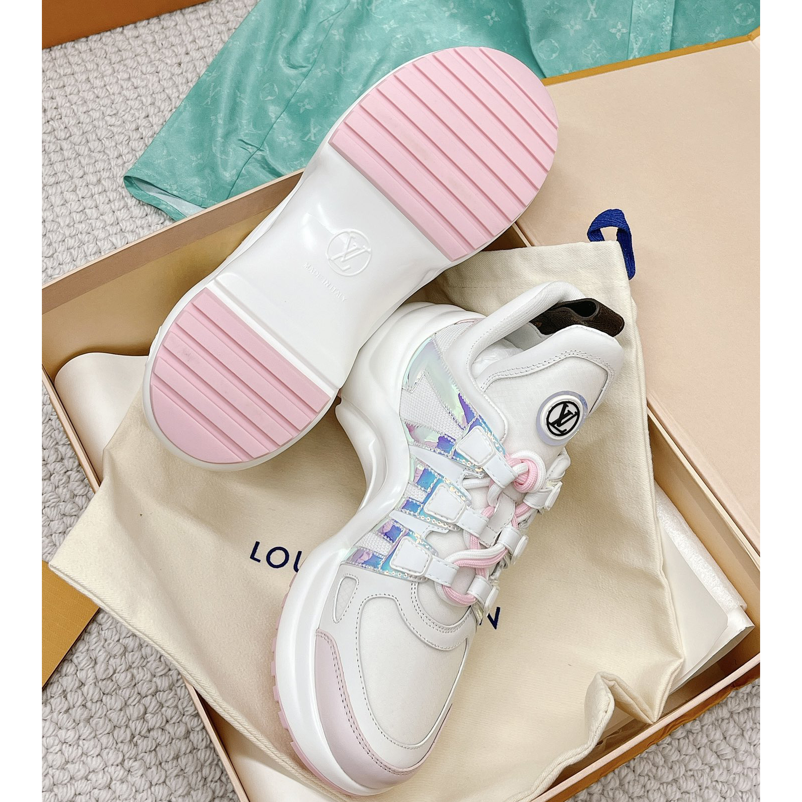 Louis Vuitton LV Archlight Sneaker    - DesignerGu