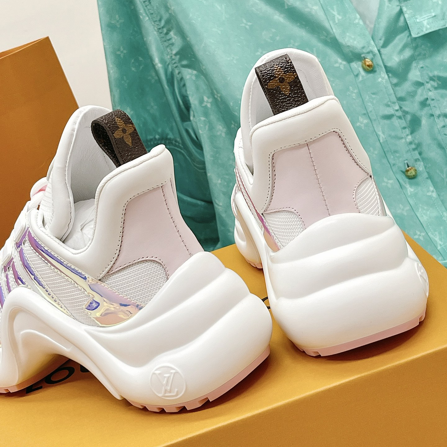 Louis Vuitton LV Archlight Sneaker    - DesignerGu