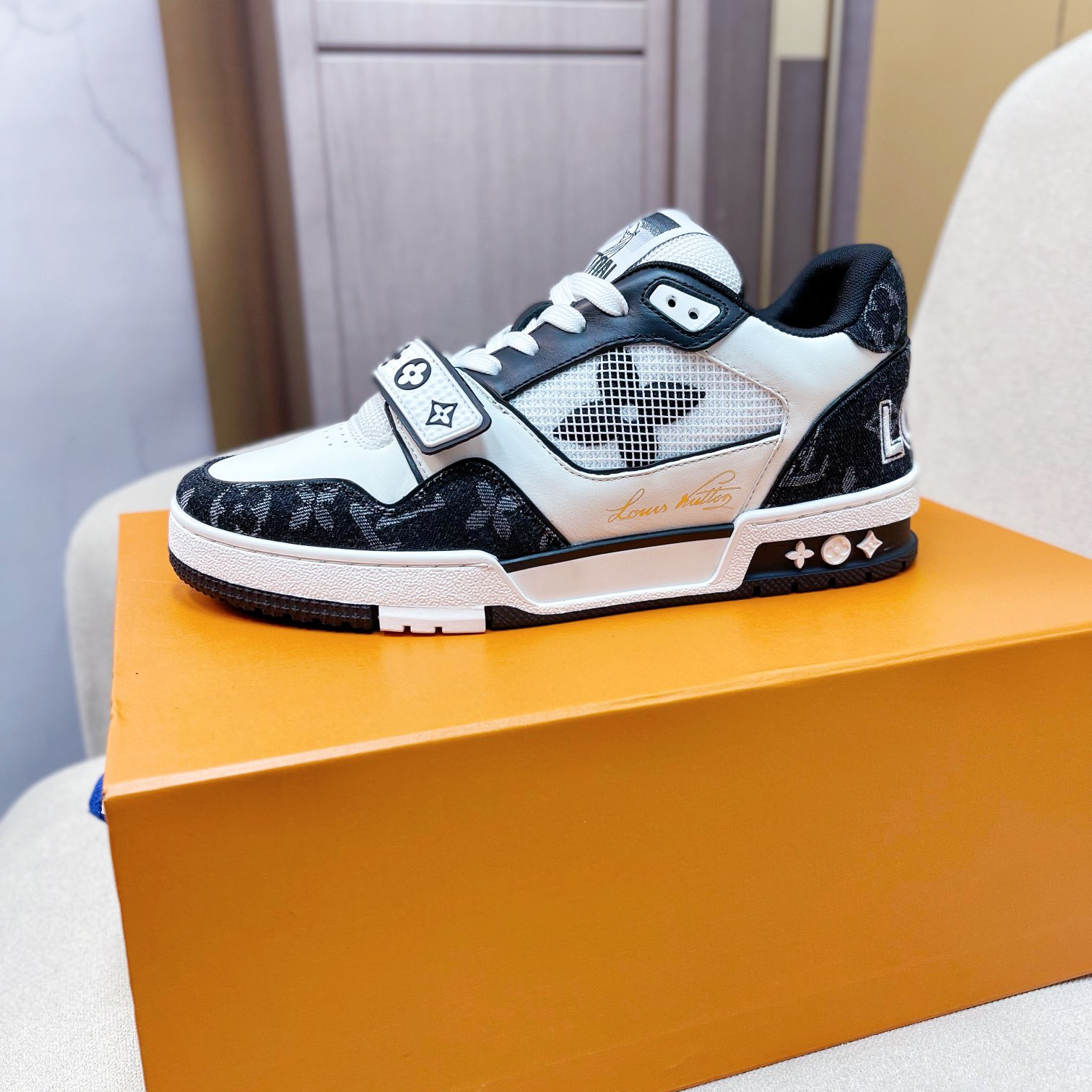 Louis Vuitton Trainer Sneaker(upon UK size) - DesignerGu