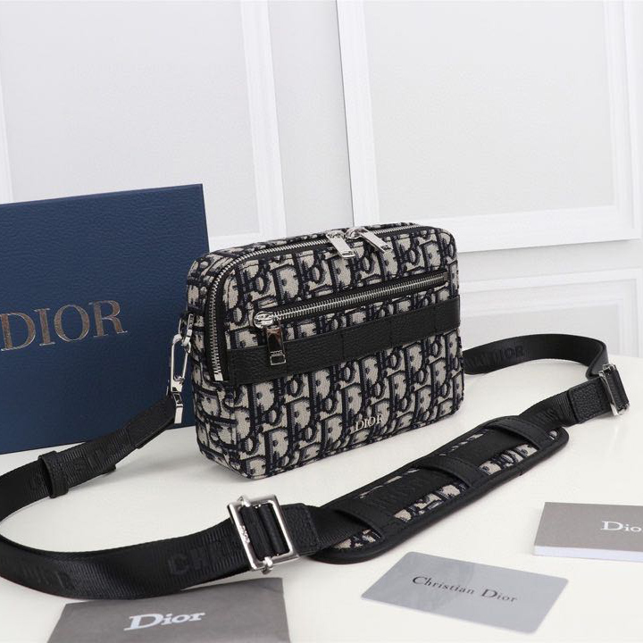 Dior Beige And Black Dior Oblique Jacquard Safari Messenger Bag - DesignerGu