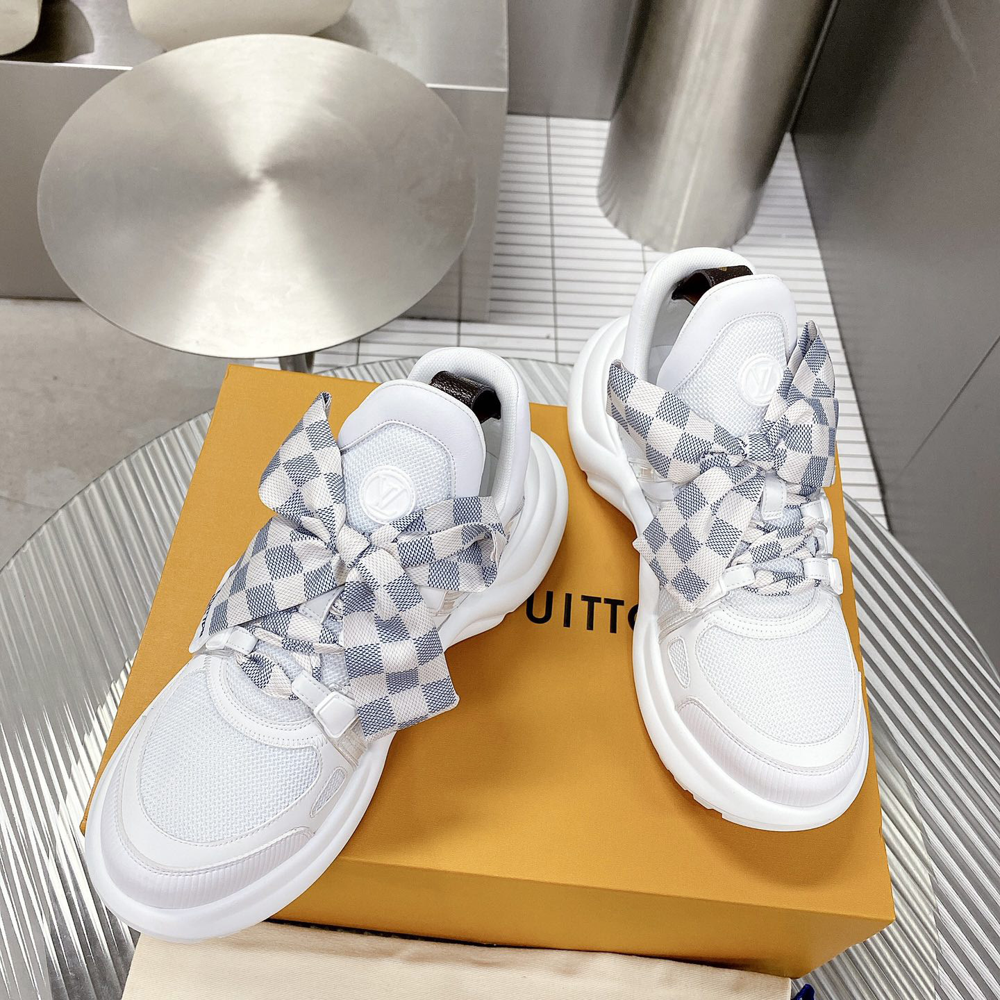 Louis Vuitton LV Archlight Sneaker - DesignerGu