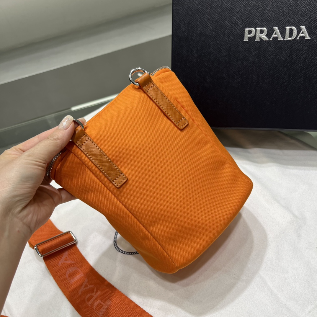 Prada Canvas Shoulder Bag(21-15-15cm)   2VH147 - DesignerGu