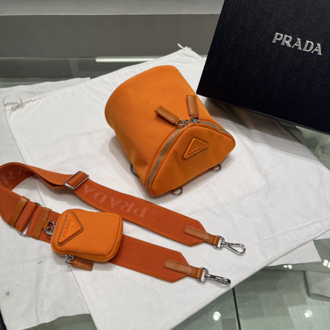 Prada Canvas Shoulder Bag(21-15-15cm)   2VH147 - DesignerGu