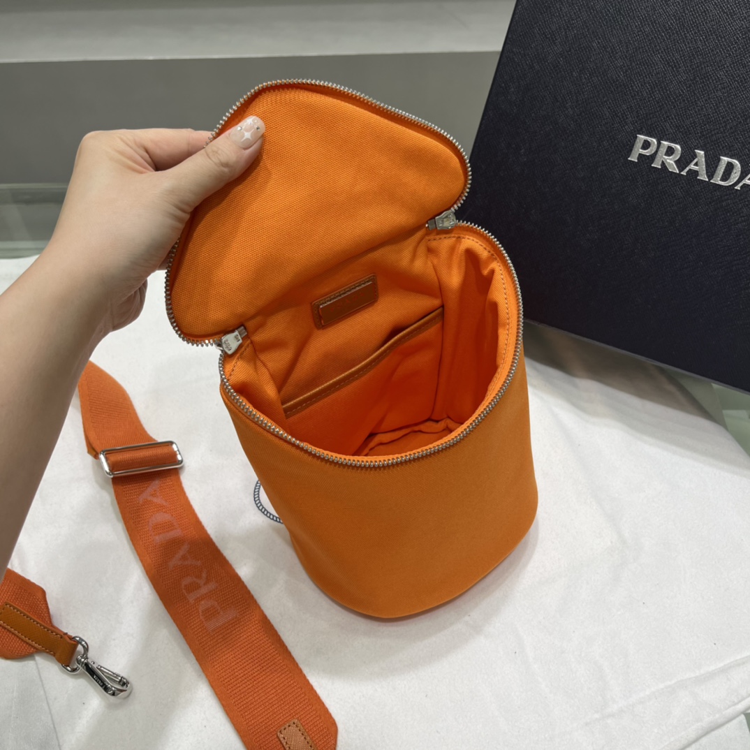 Prada Canvas Shoulder Bag(21-15-15cm)   2VH147 - DesignerGu