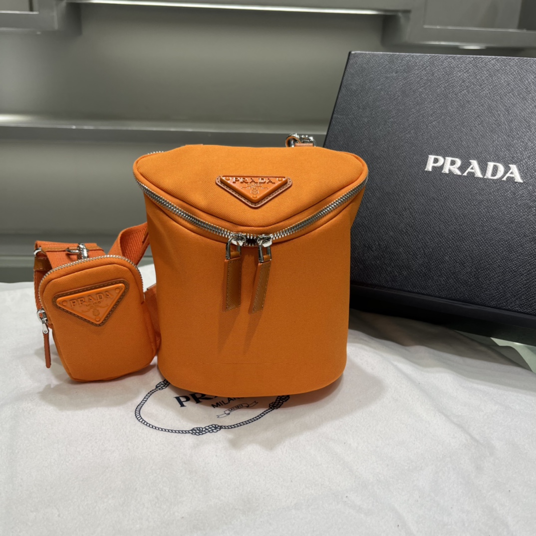 Prada Canvas Shoulder Bag(21-15-15cm)   2VH147 - DesignerGu