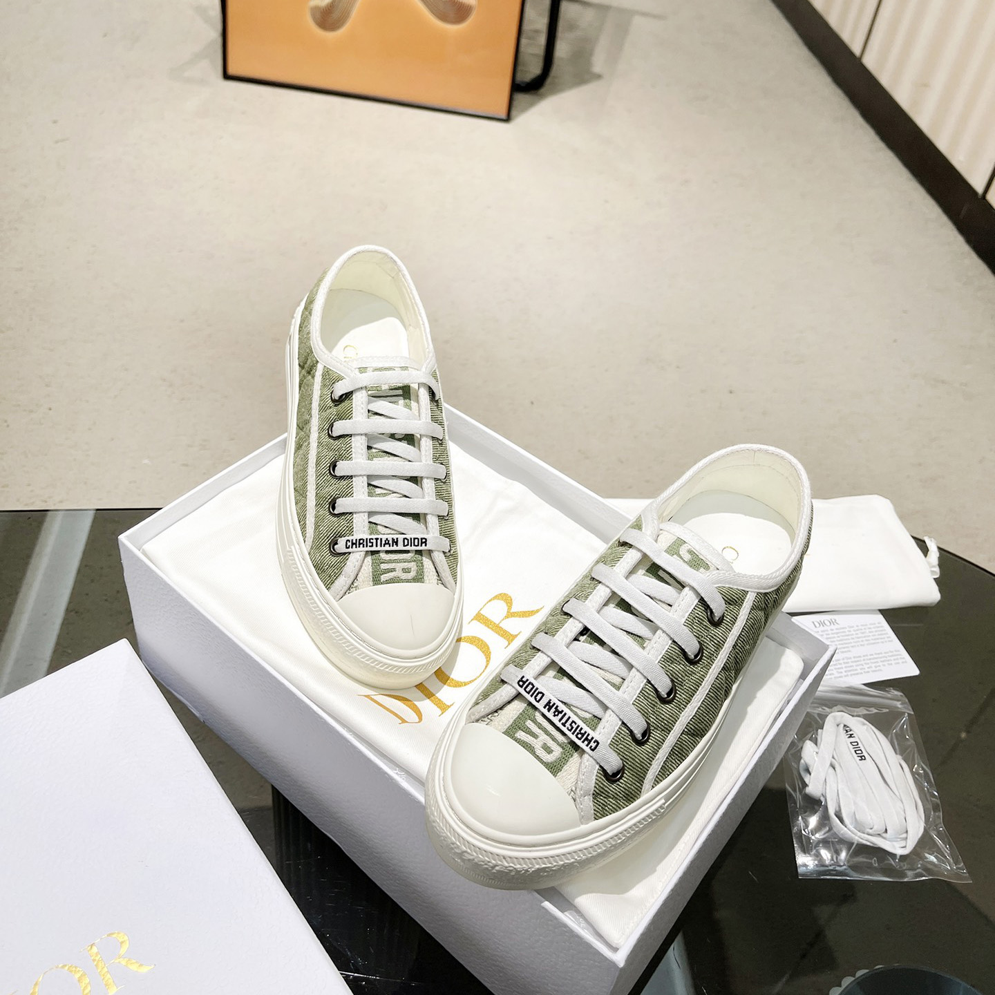 Dior Walk'n' Dior  Sneaker - DesignerGu