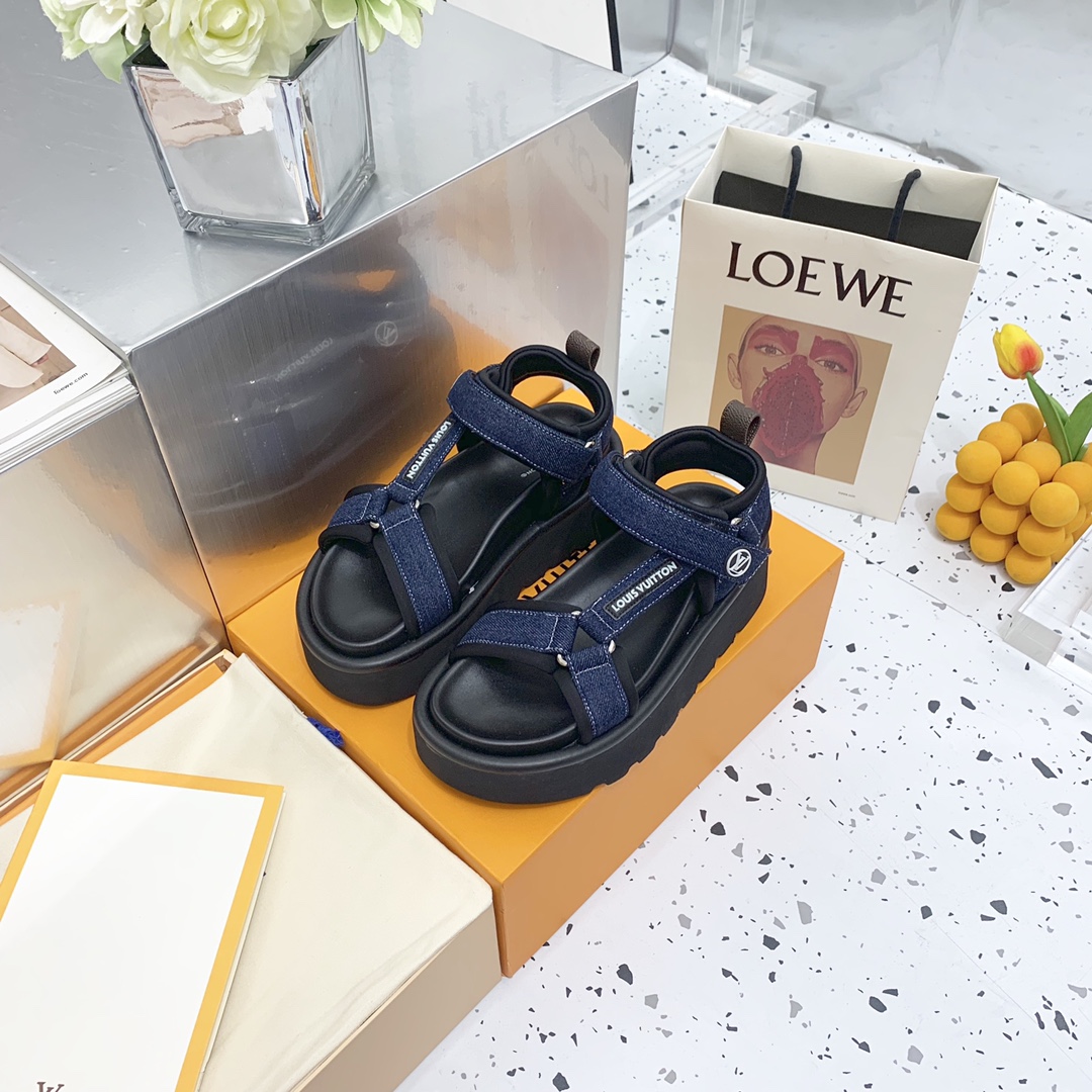 Louis Vuitton Pool Pillow Flat Comfort Sandal       - DesignerGu