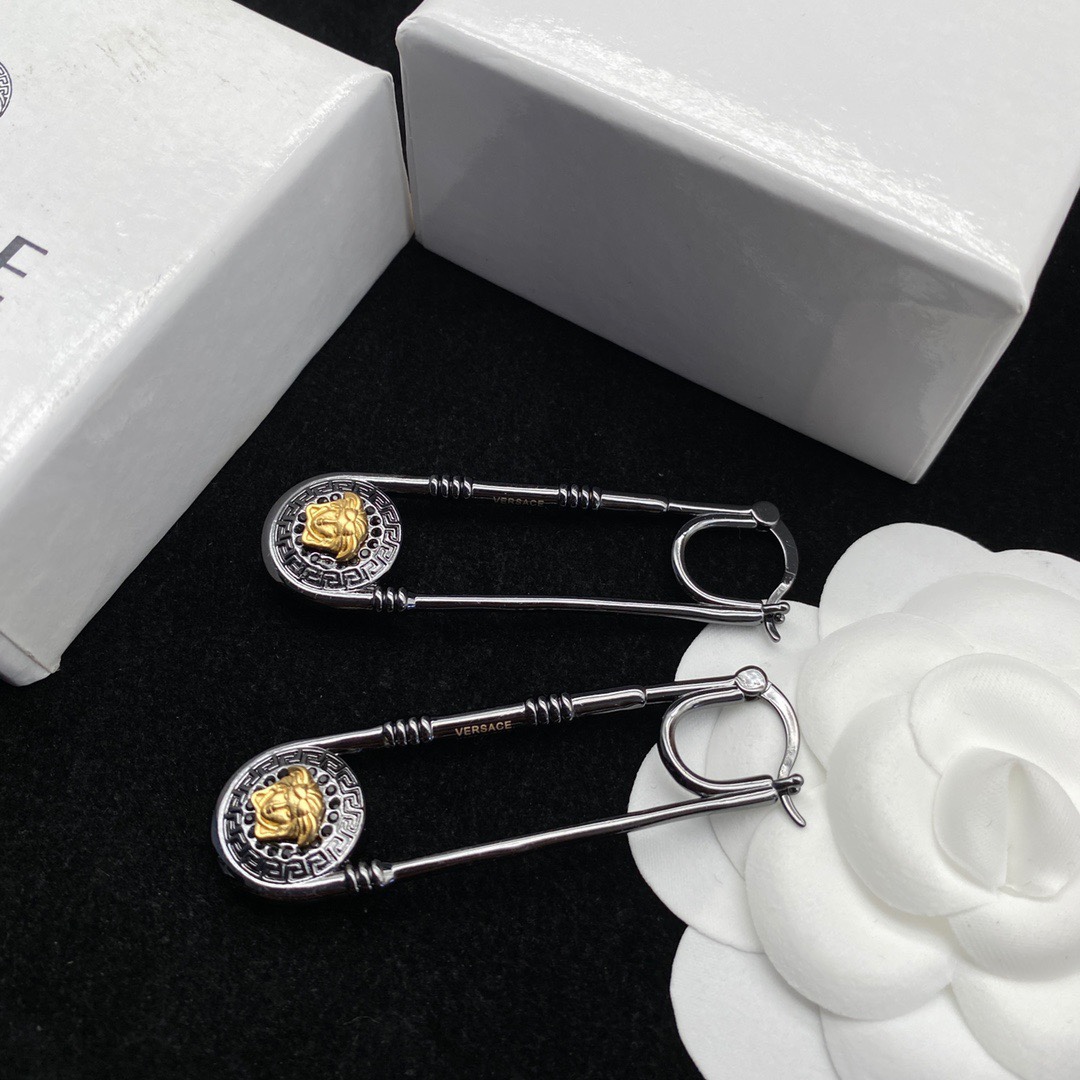 Versace Medusa Earrings - DesignerGu