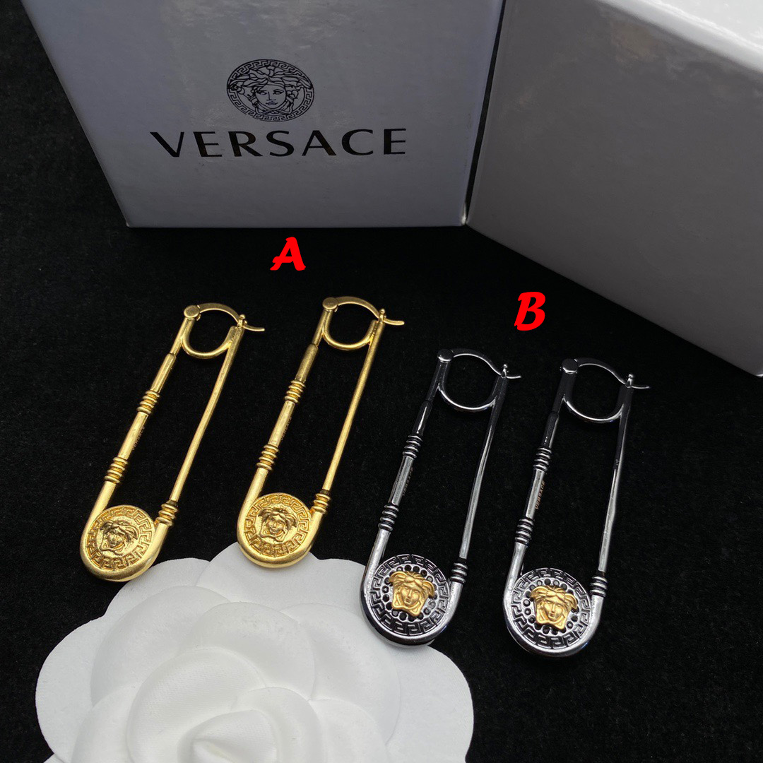 Versace Medusa Earrings - DesignerGu