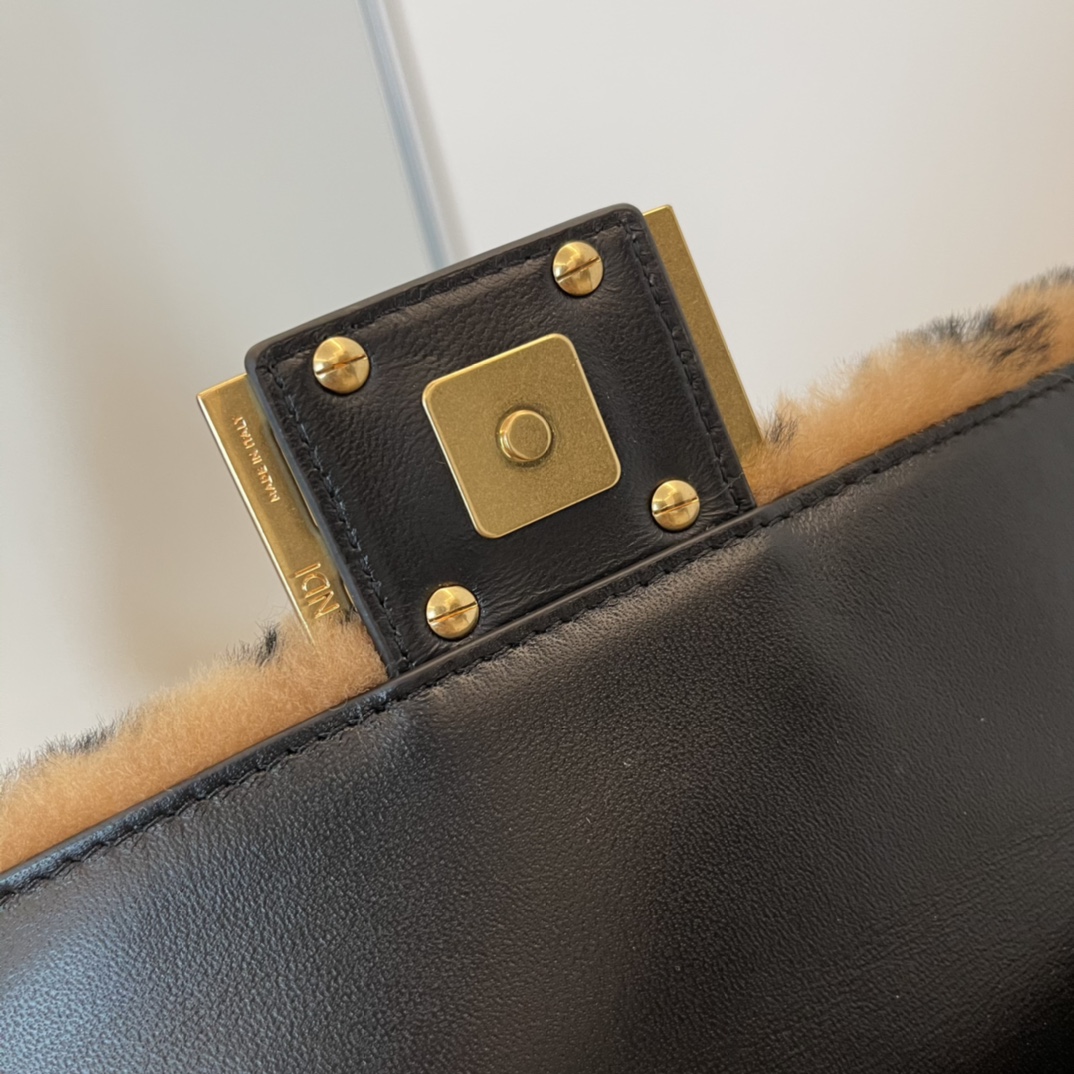 Fendi Baguette Brown Sheepskin Bag - DesignerGu