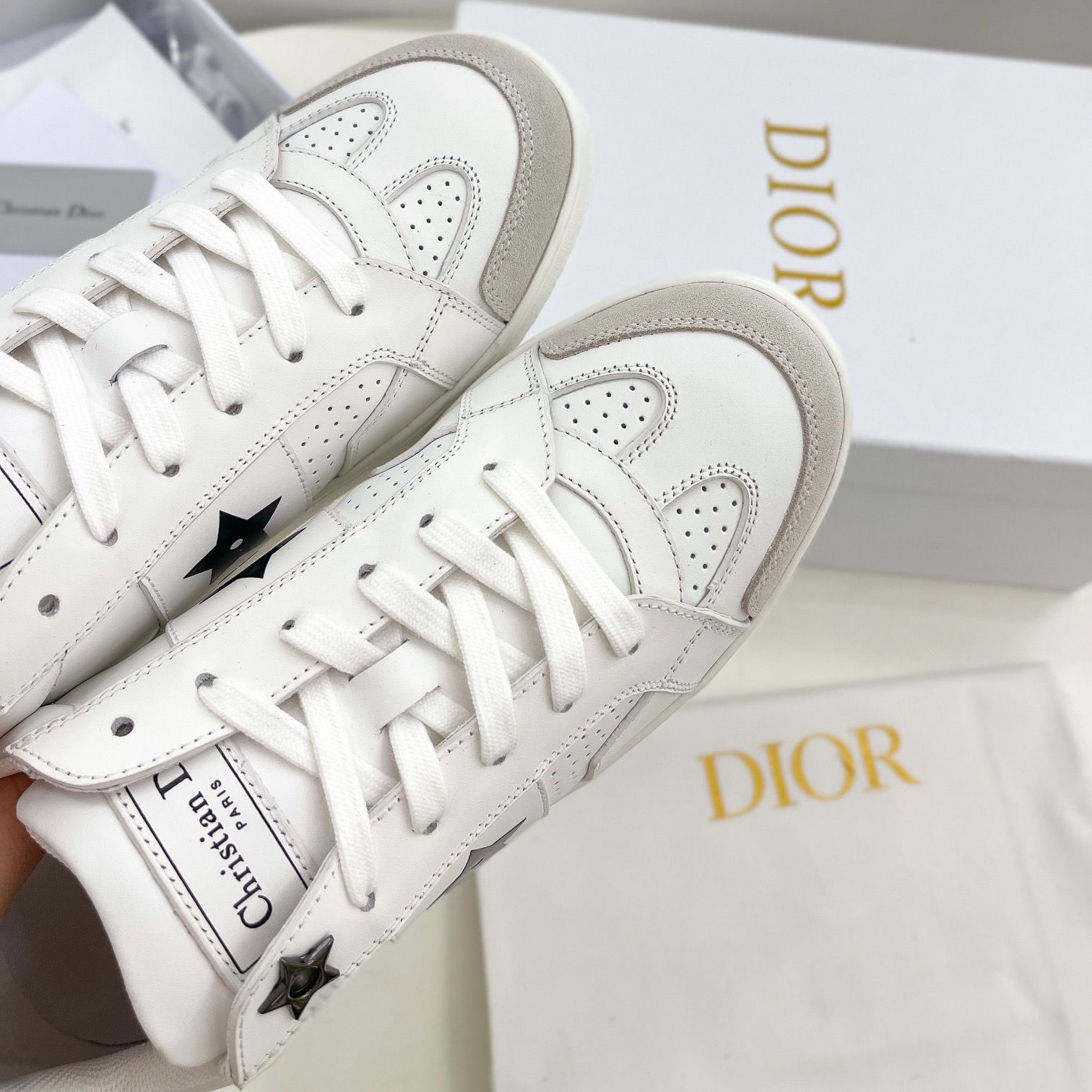 Dior Star Sneaker  - DesignerGu