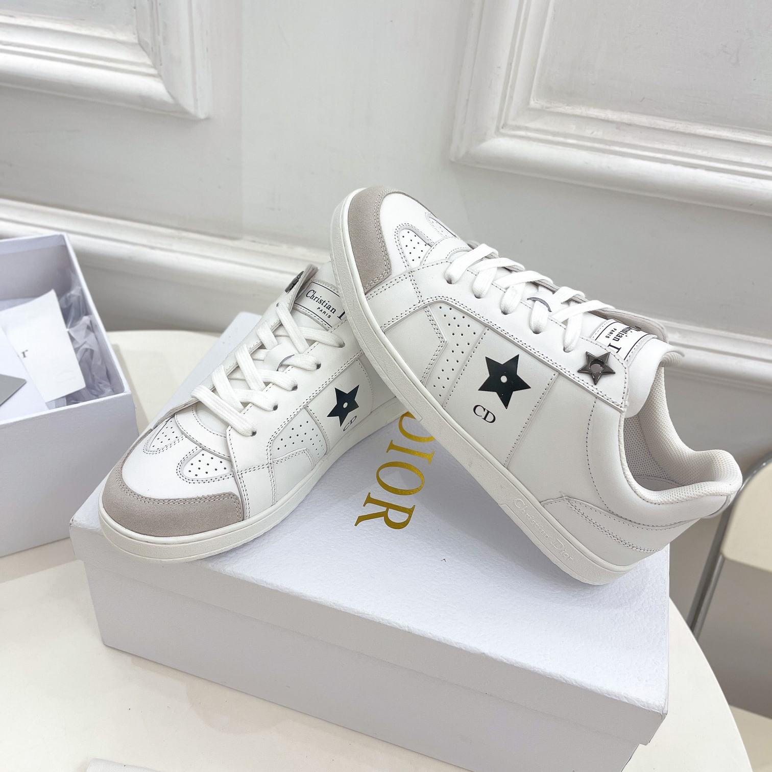 Dior Star Sneaker  - DesignerGu