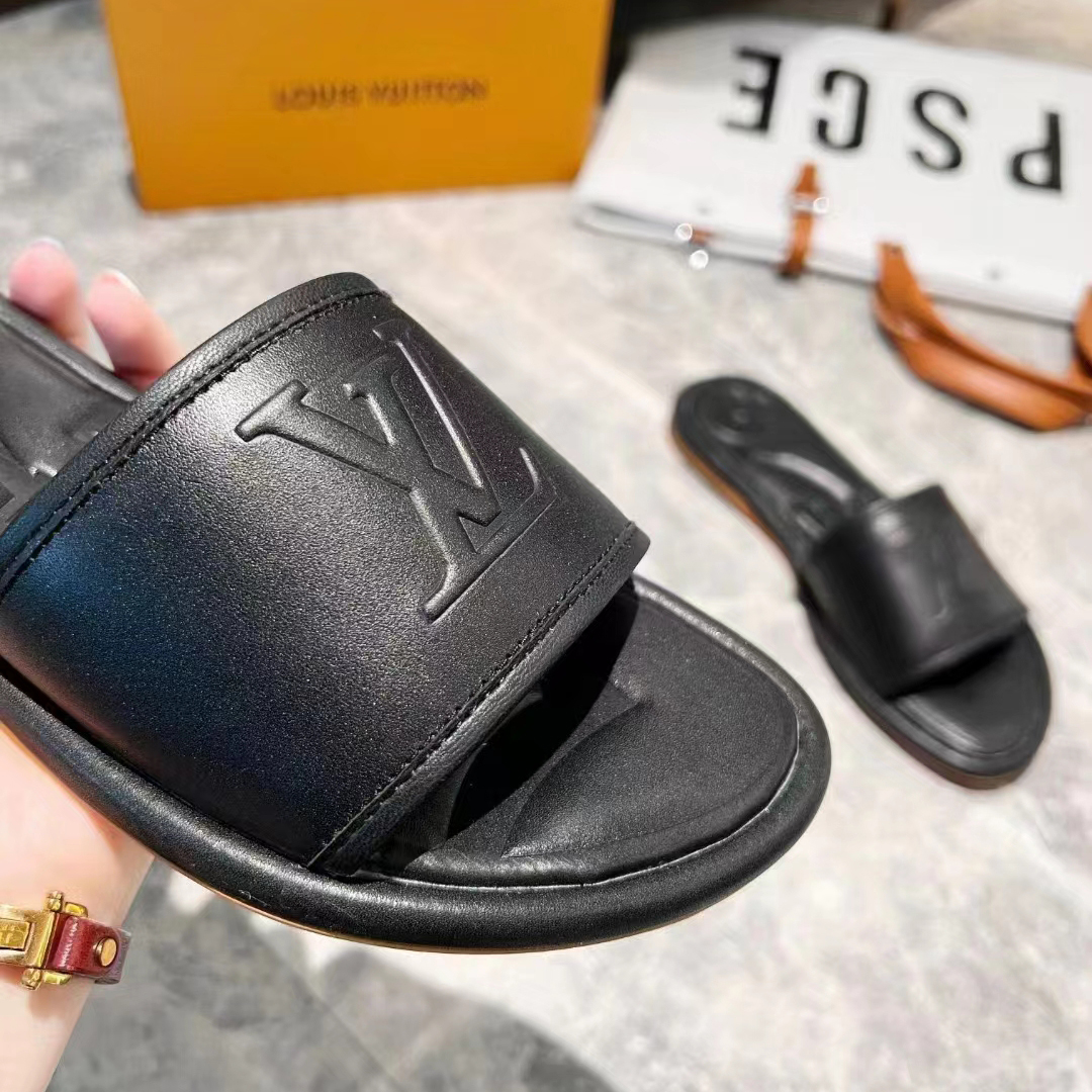 Louis Vuitton Magnetic Flat Mule    1AA1LT - DesignerGu