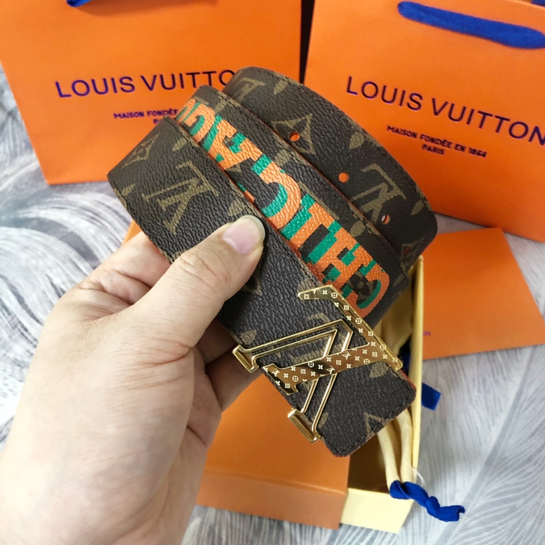 Louis Vuitton LV Pyramide Cities Exclusive 40MM Reversible Belt—Chicago - DesignerGu