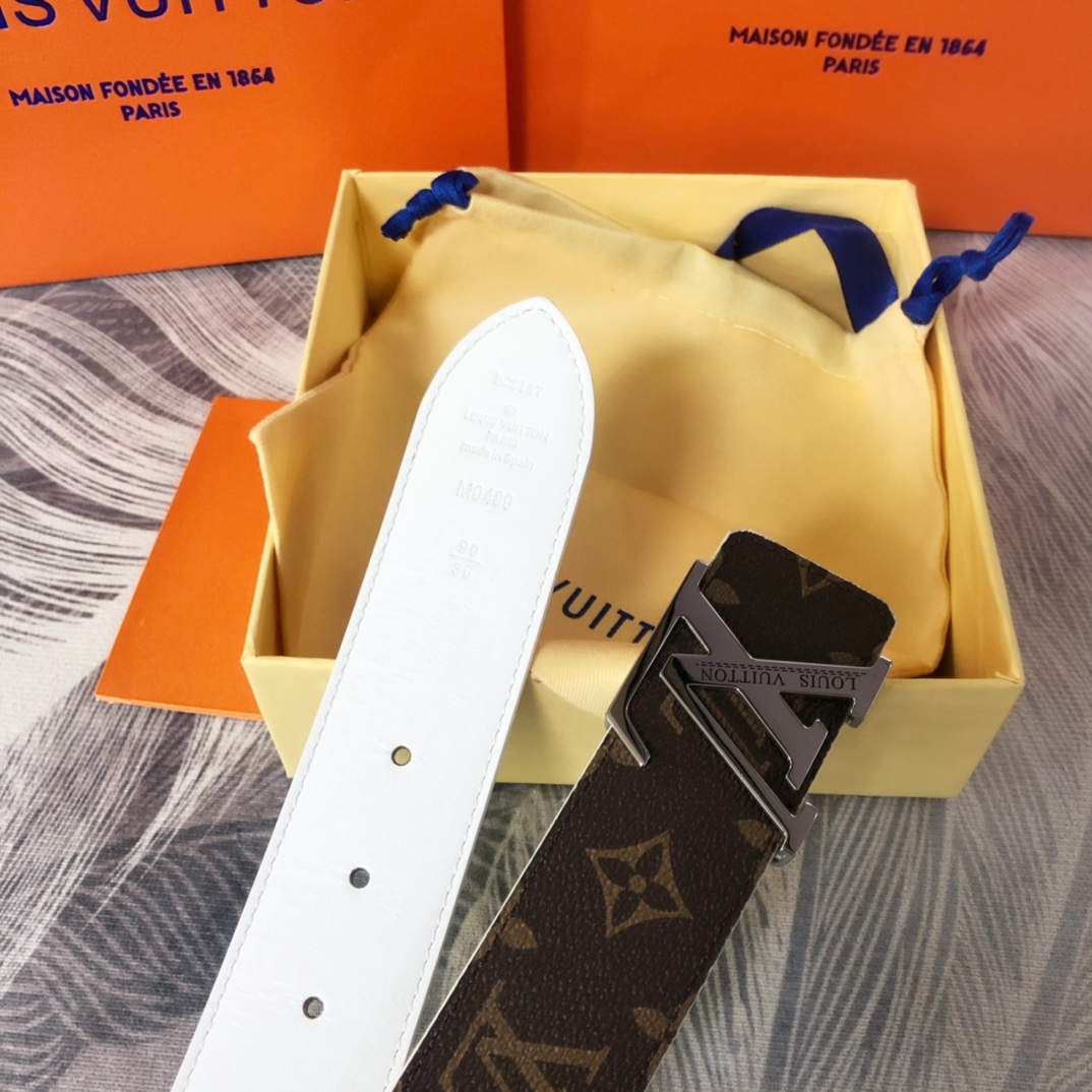 Louis Vuitton LV Pyramide Cities Exclusive 40MM Reversible Belt—Beijing - DesignerGu