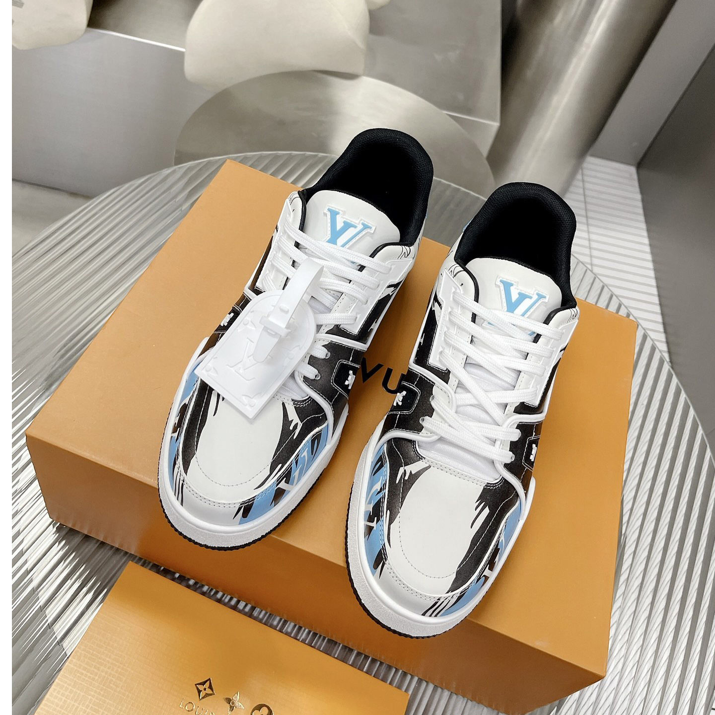 Louis Vuitton LV  Trainer Sneaker     1AA375 - DesignerGu